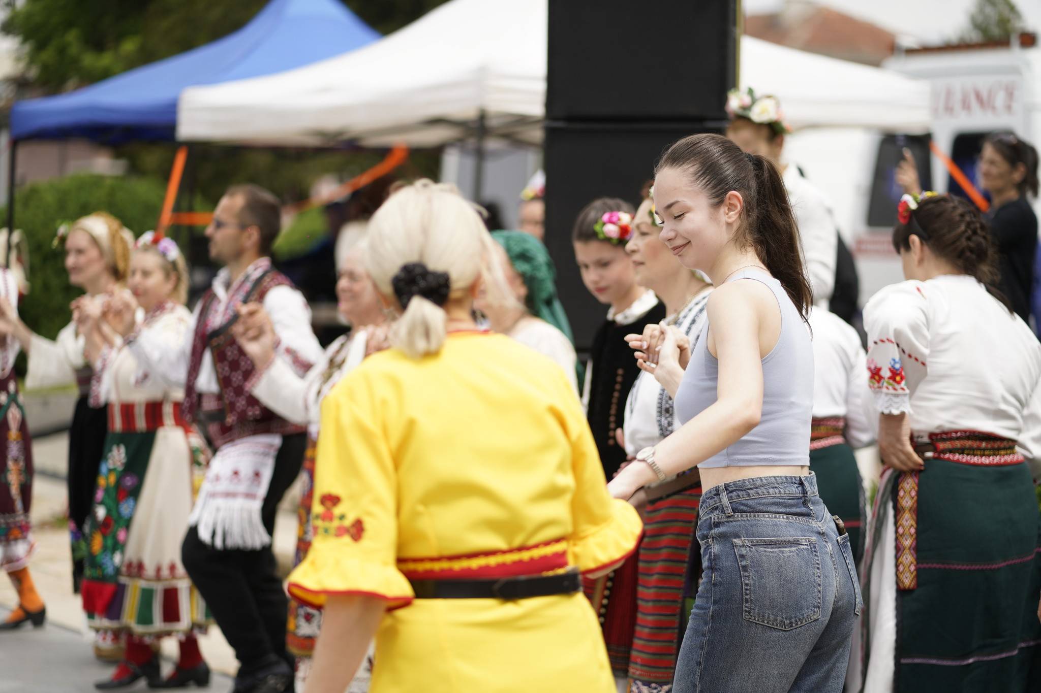  Над 700 танцьори се изявиха на Петия народен фолклорен фестивал 